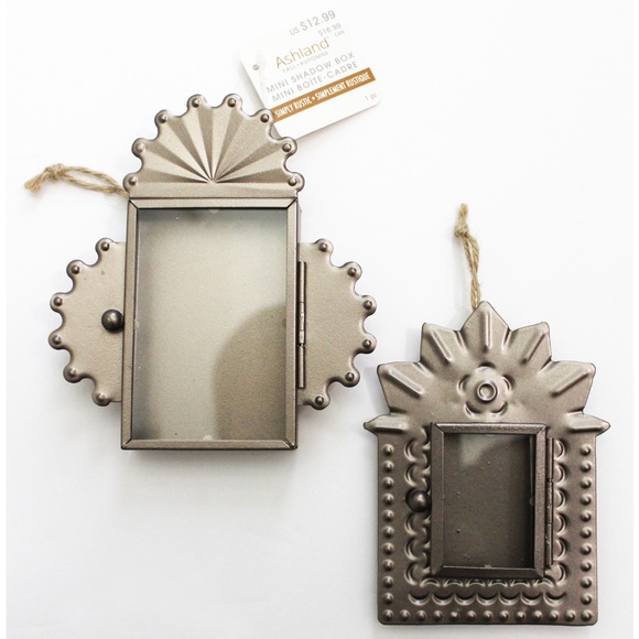 Set of 2 metal mini hanging shadow boxes - Picture 1 of 4